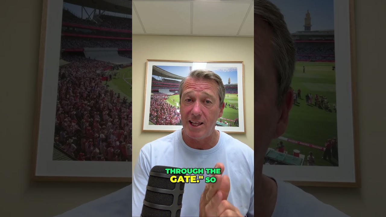 How Sharne Warne told Glenn McGrath how he would get his 700th test wicket! #cricket #bowling