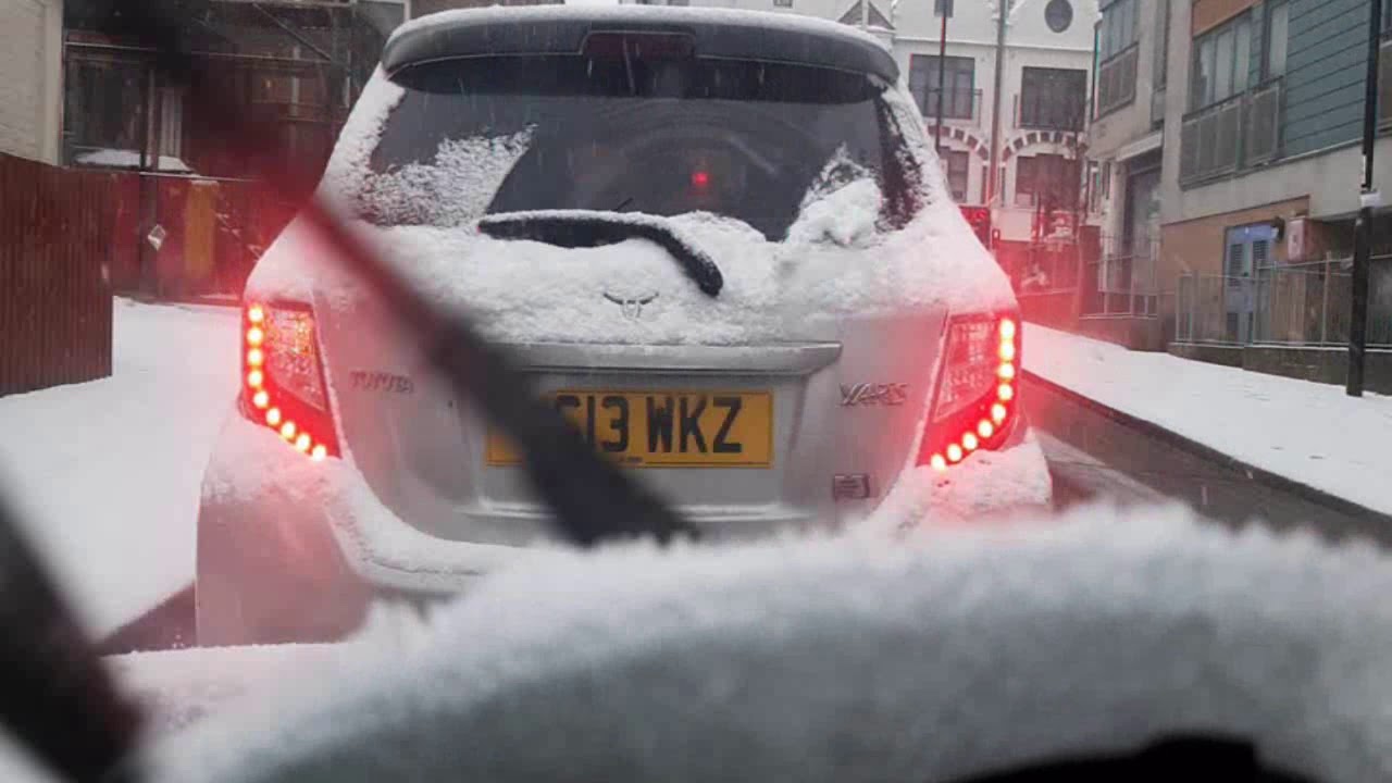 Reliant Robin Safe in the Snow 10 - 02 - 2021