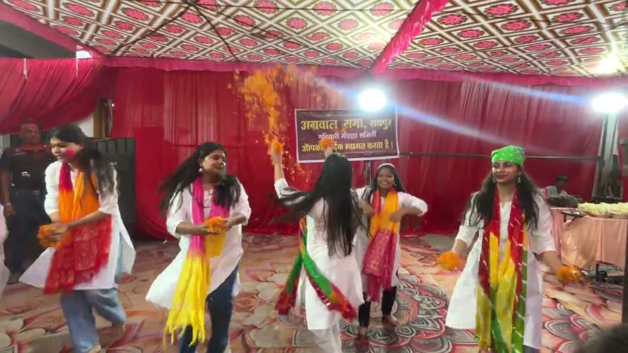 Holi dance