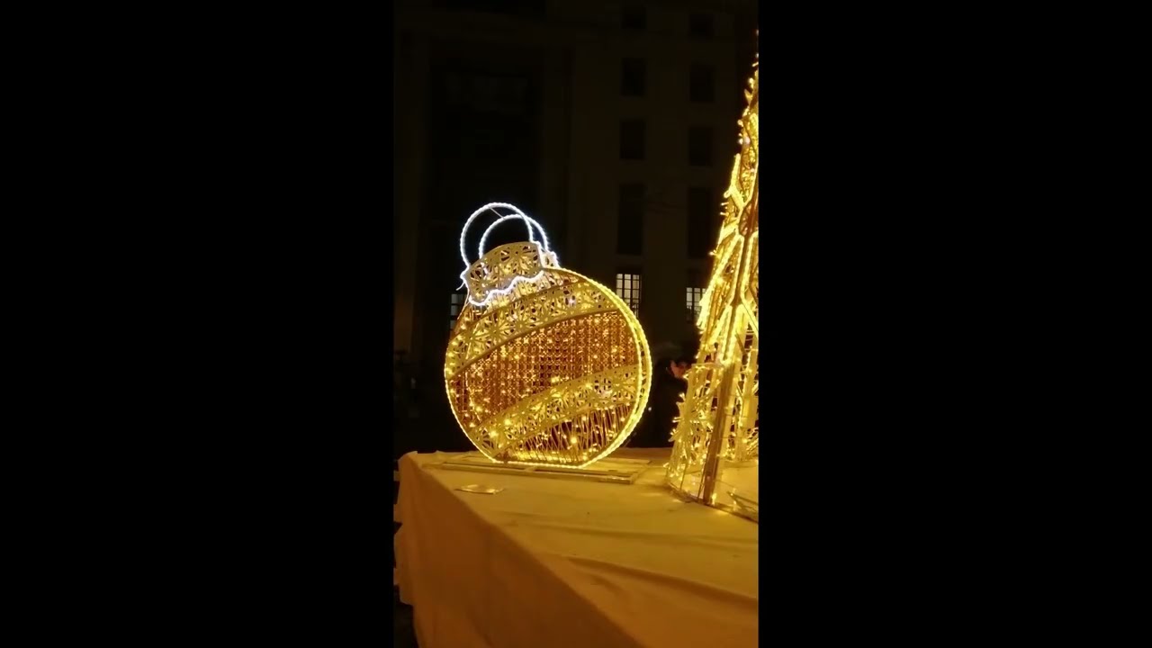 CHRISTMAS DECORATION NAPOLI   TRAVEL WITH NEE 107