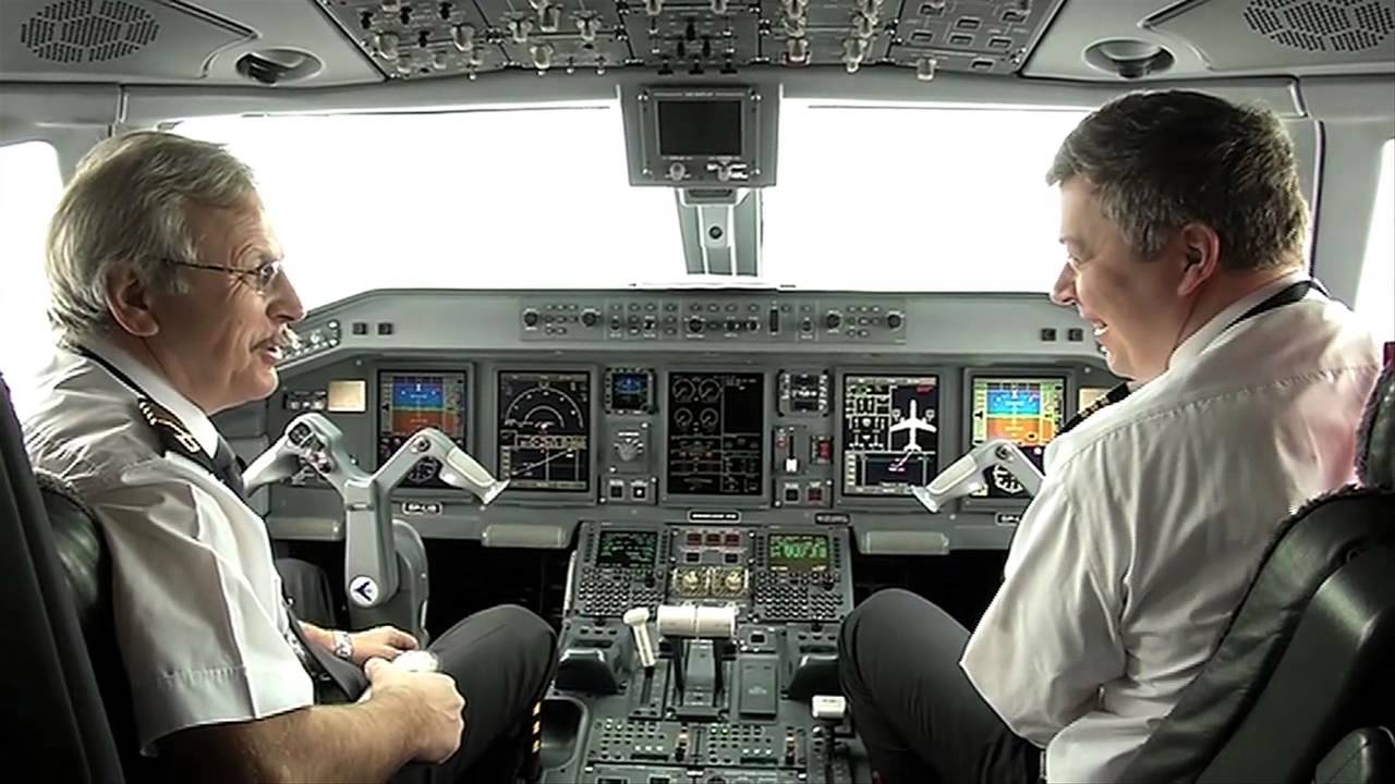 Dawidziuk specjalistą od Dreamlinera, Kosecki pilotem samolot&oacute;w?