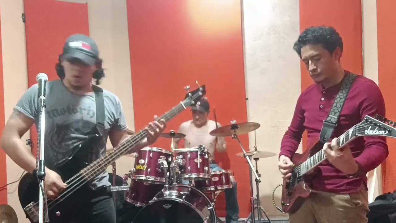 ESPANTOS - Sumergido en el Abismo (Ensayo)