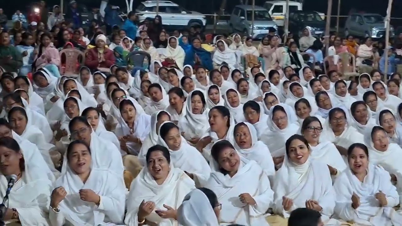 টিপলিং ৰাজহুৱা প্ৰেক্ষাগৃহত 500 গৰাকী মহিলাই একেলগে দিহানাম পৰিবেশন কৰো।#duliajandihanaam
