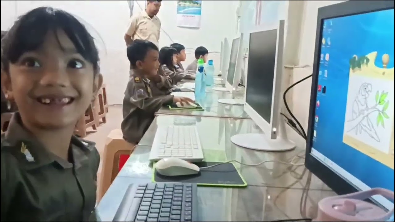 TK Fransiskus belajar Komputer 