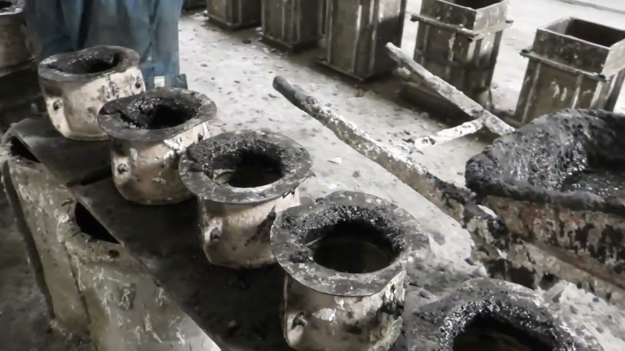 The fastest way to produce thousands of small cement pots