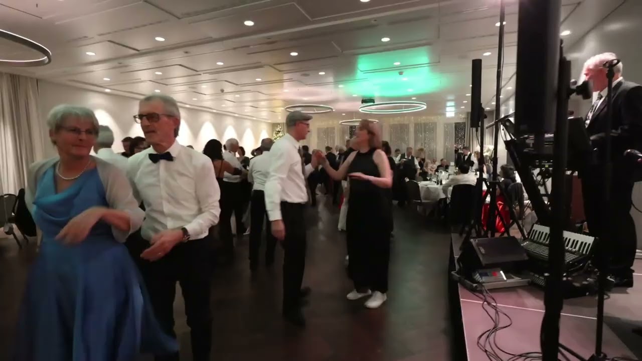 Tanzgala 23.12.2025 – Harmonische Tanzmomente im Waldhotel Brunnen