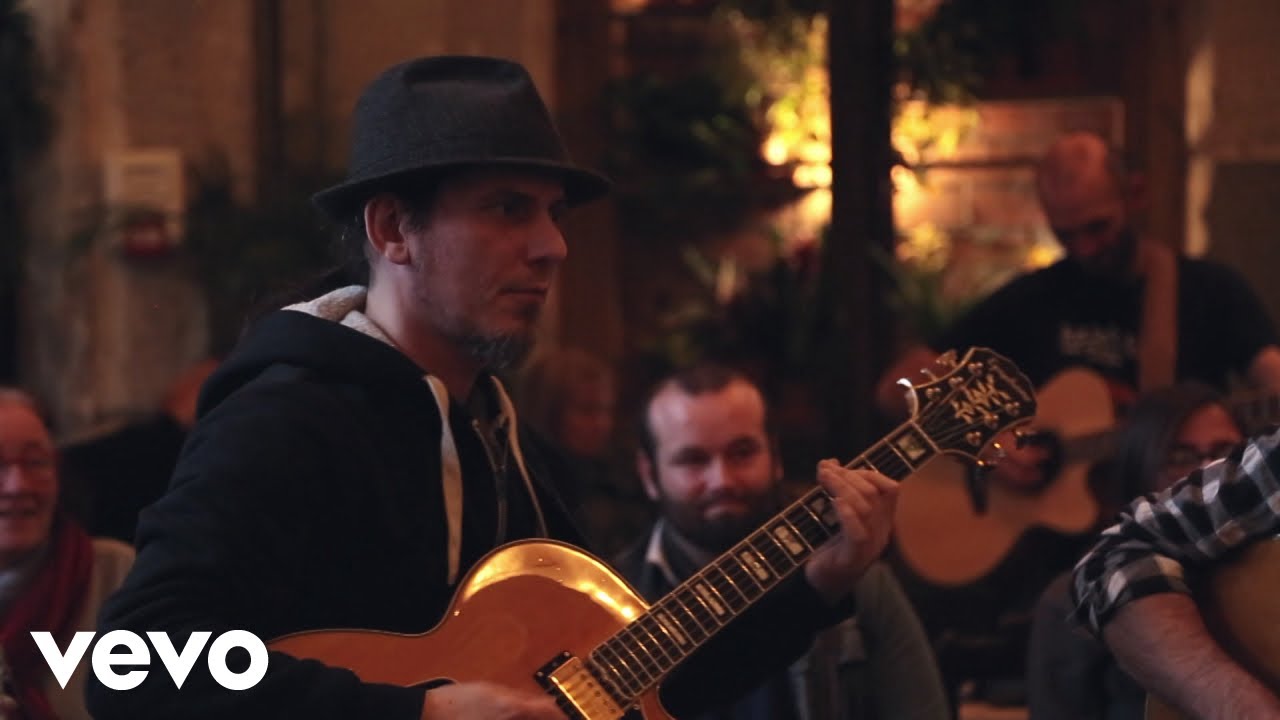 Tryo - Chanter (Session acoustique &agrave; La REcyclerie 2016)