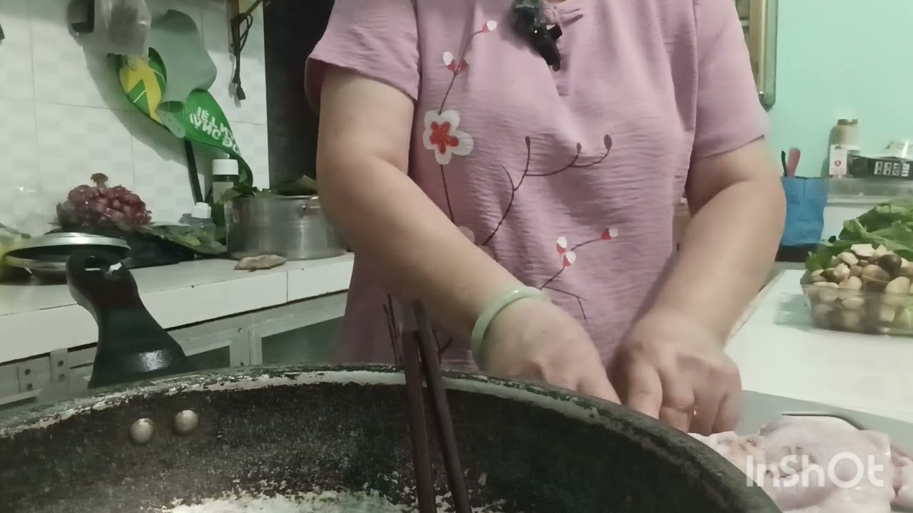 Chiều mưa cả nhà ngồi bên nồi lẩu bao tử hầm tiêu / QTNB # 103