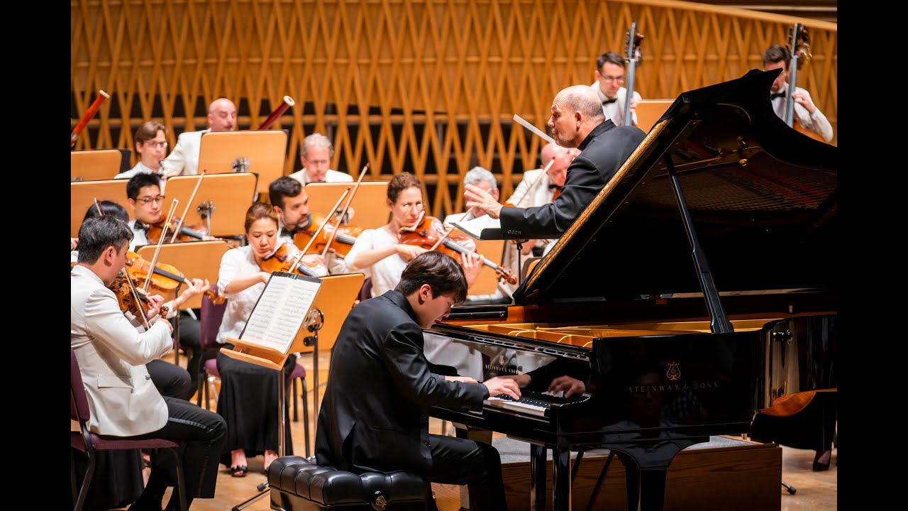 Seong-Jin Cho Makes His New York Philharmonic Debut