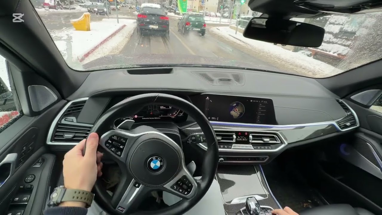 BMW X5 in the snow | Urban Traffic