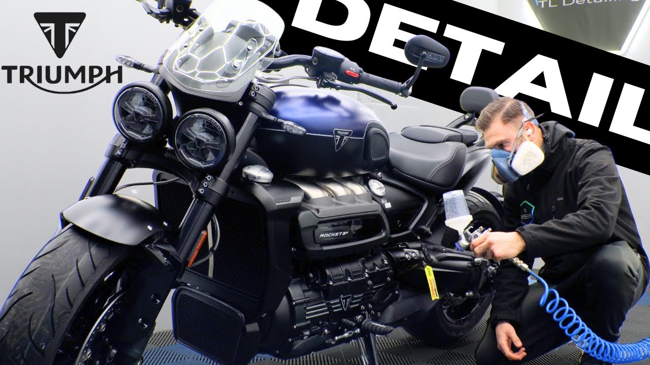 TRIUMPH ROCKET 3 STORM R - DETAIL AND COATING