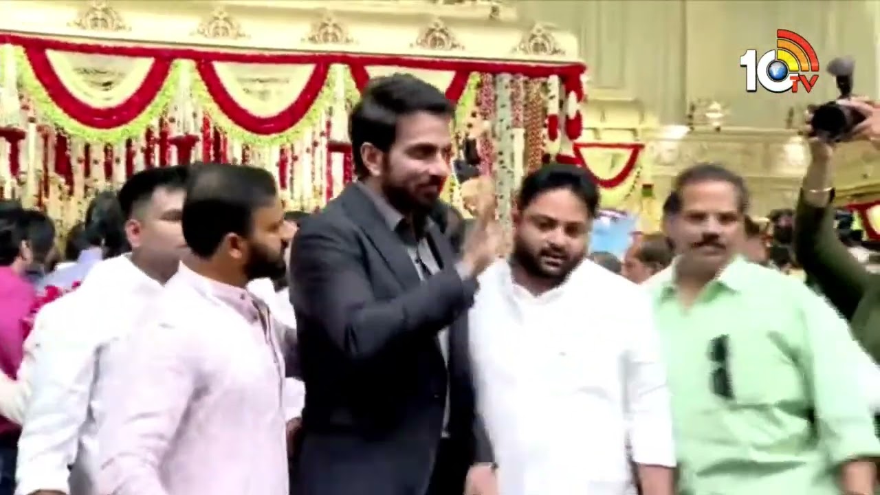 భట్టి కుమారుడి పెళ్లికి హాజరైన సోనూసూద్ | Bollywood Star Sonu Sood In Bhatti Vikramarka Son Wedding