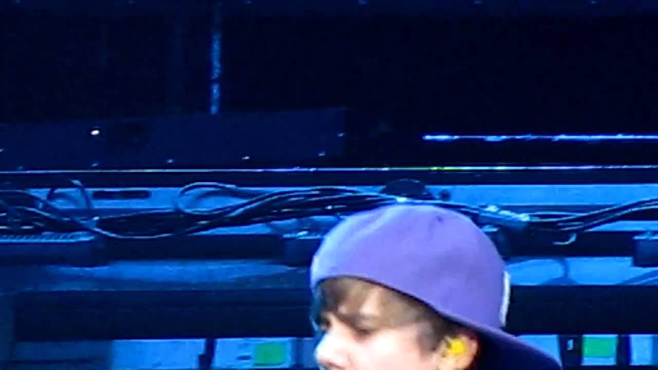 Justin Bieber-U Smile. 12-19-10