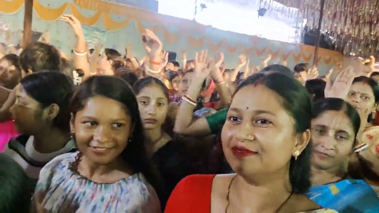 প্রেমানন্দে বাহু তুলে নাচেরে মন জুড়ানো হরিনাম সংকীর্তনে মুম্বাই বাসি মেতে উঠেছে//Radhe Radhe