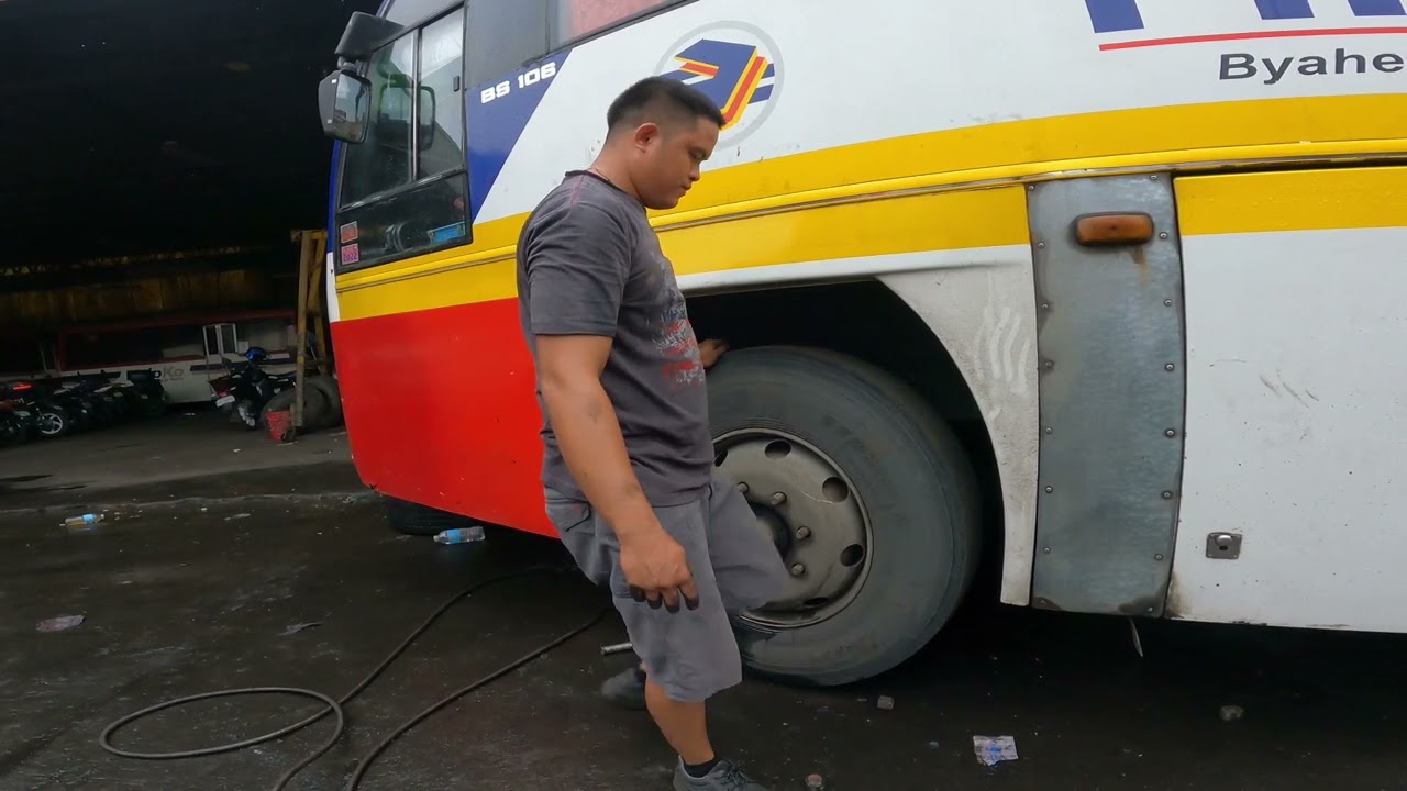 Part2 Philtranco Bus 1923 change tire 12/22/23