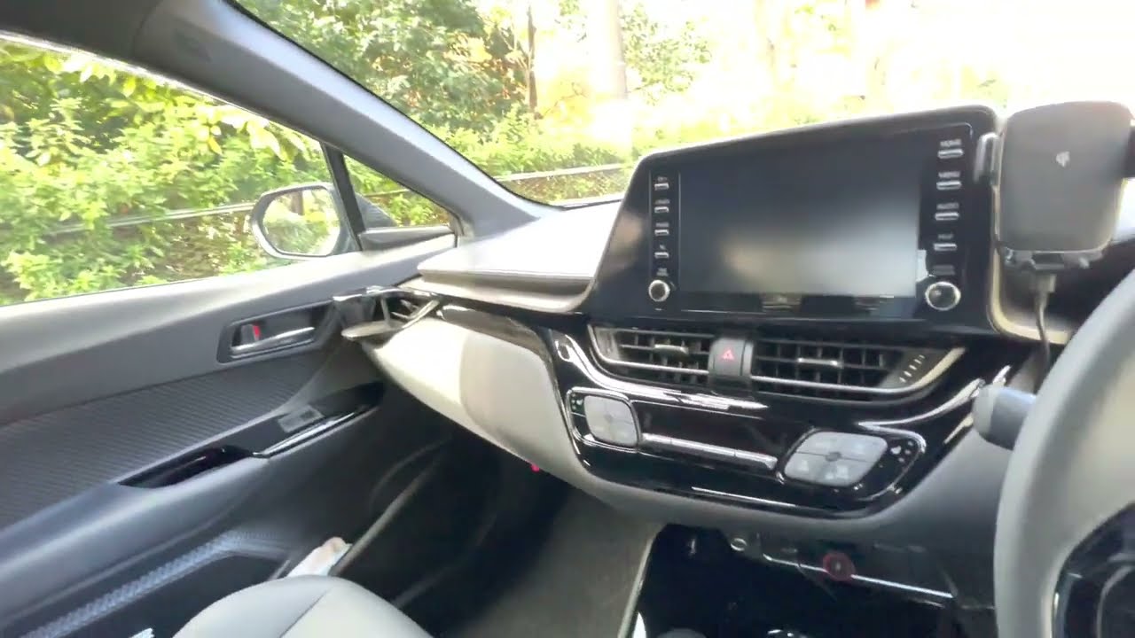 新車C-HRのエクステリア、インテリアのご紹介動画です。