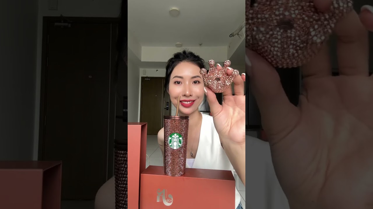 Unboxing chiếc ly blink blink hơn 3 củ hot nhất của Starbuck