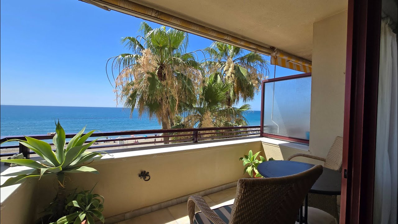 RESERVADO. Apartamento en el Paseo Marítimo de Estepona, con vistas panorámicas al mar. Ref 1830