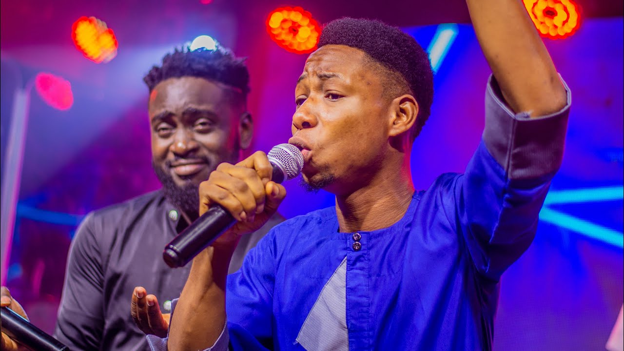 Mista Olamilekan and PRINCE HOLYVIC in a spontaneous worship and praise session