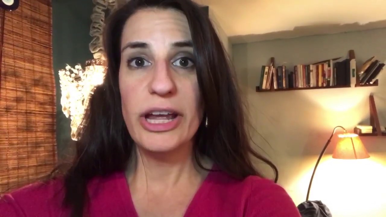 My Plant is DEAD but getting on stage doing standup comedy! Day 24 Mic 33  - Krista Komondor podcast