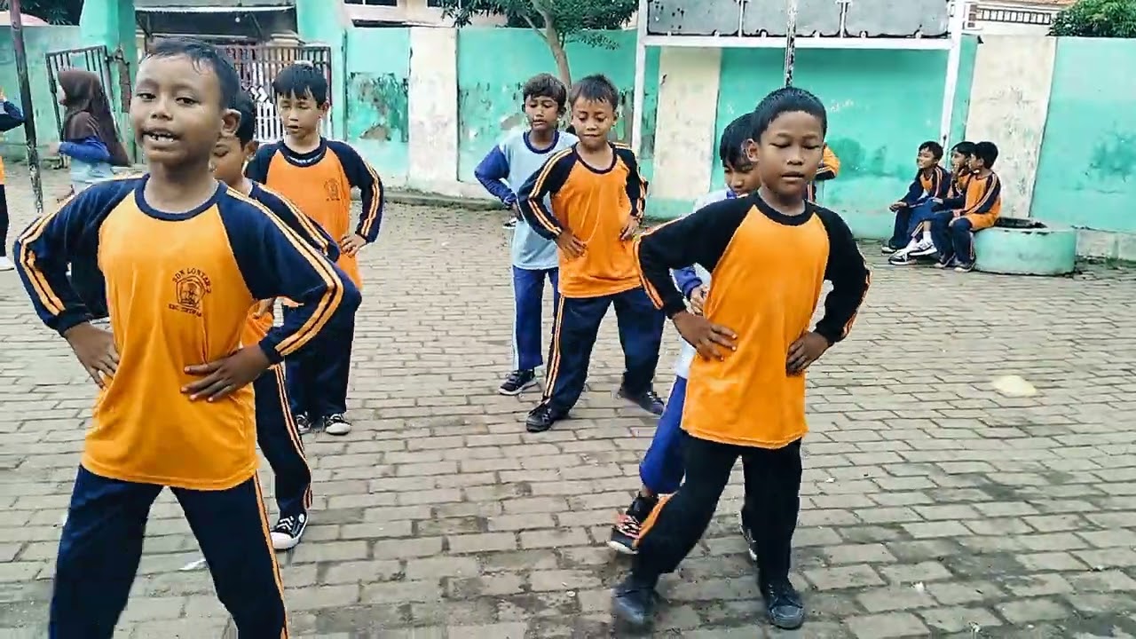 5 Gerak Dasar Langkah Kaki