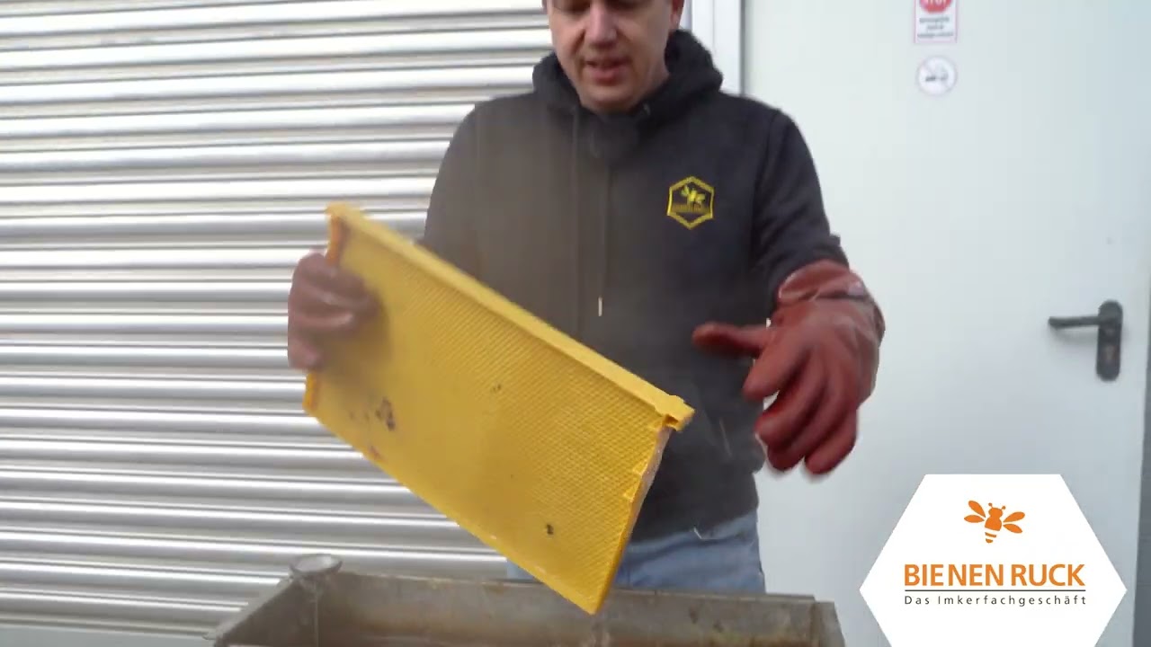 Imker-Highlight: Plastik R&auml;hmchen einfach reinigen!
