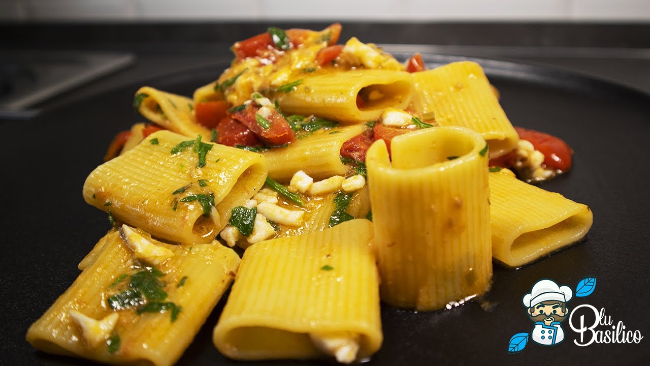 Paccheri con filetto di spigola e pomodorini