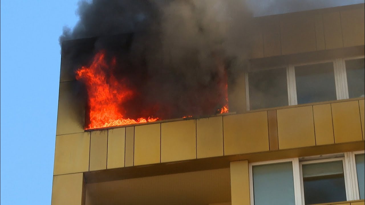 [Hamburg Stellingen] Wohnungsbrand im 8. Og