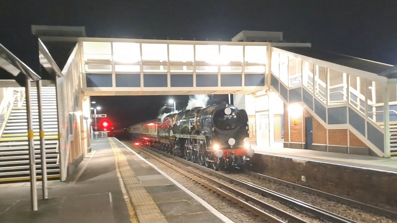 35028 