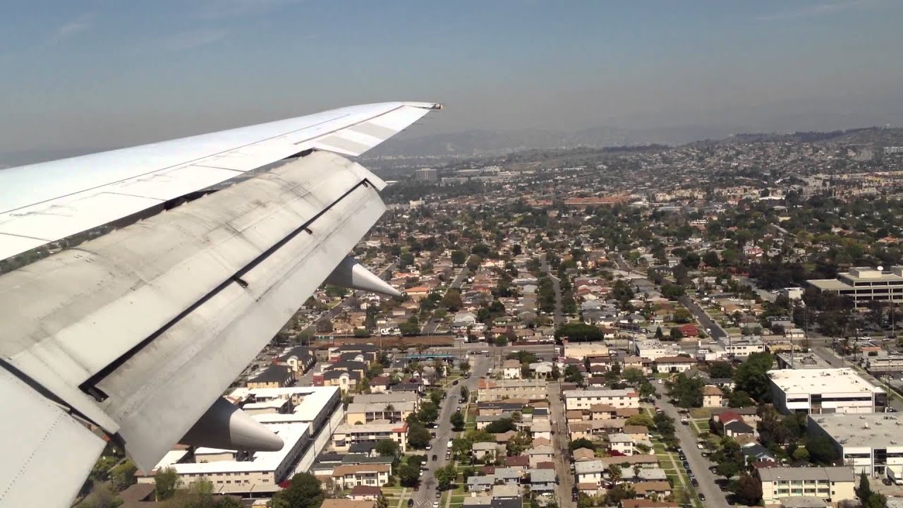 United Airlines Boeing 757-200 [N598UA] landing in LAX Los Angeles International Airport