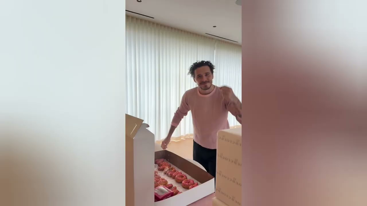 Brooklyn Beckham too ment to make a wish as he celebrated his 27th birthdav with wife Nicola Peltz