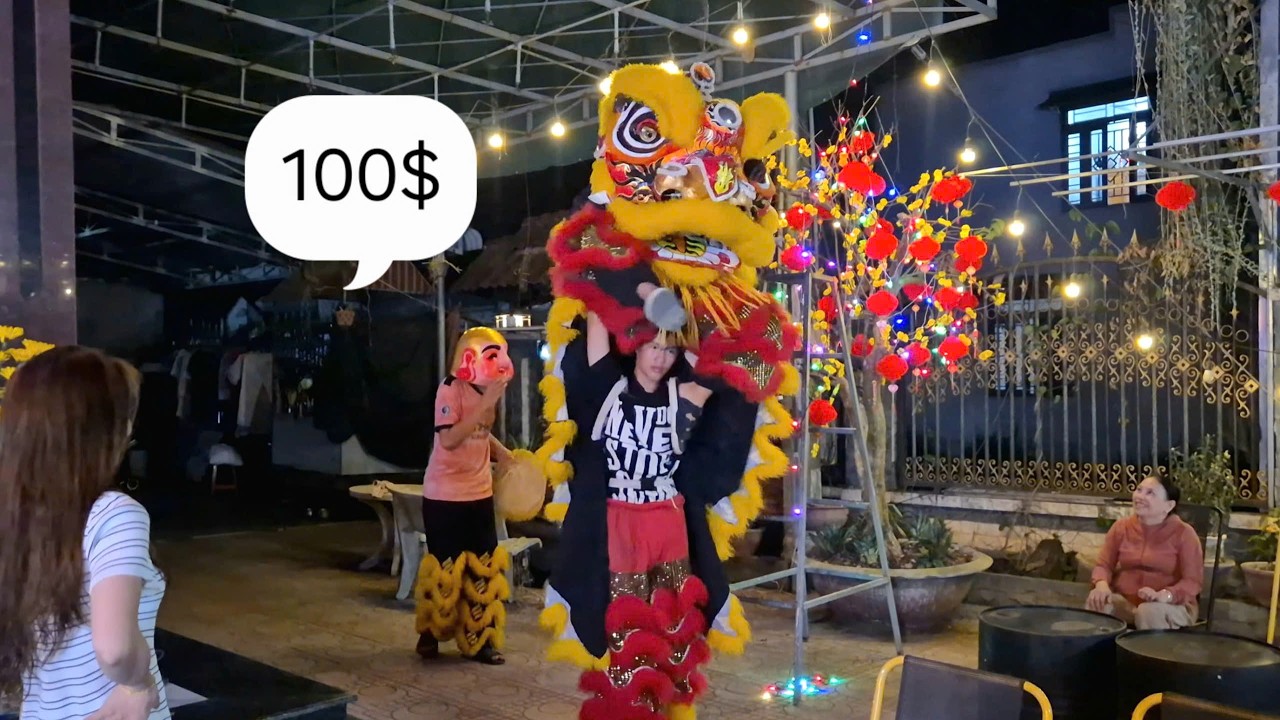 Múa Lân Trung Quốc chào thua múa Lân Việt Nam