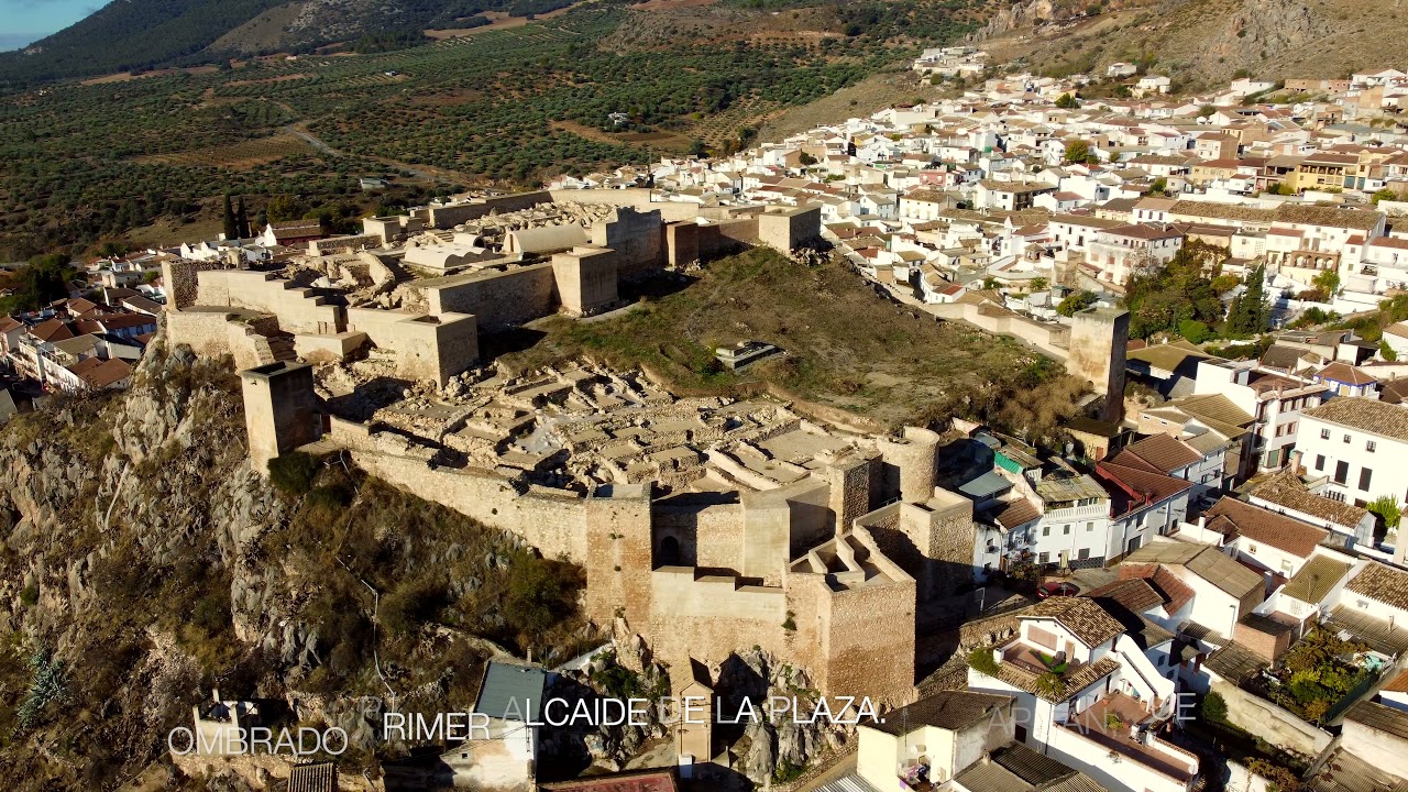 4k Castillo de Íllora a vista de dron (Granada-España)