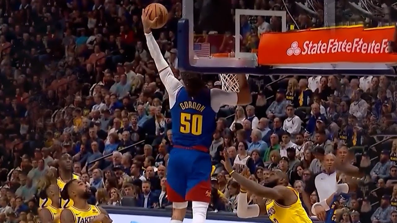 Jamal Murray throws it up to Aaron Gordon over Lebron James