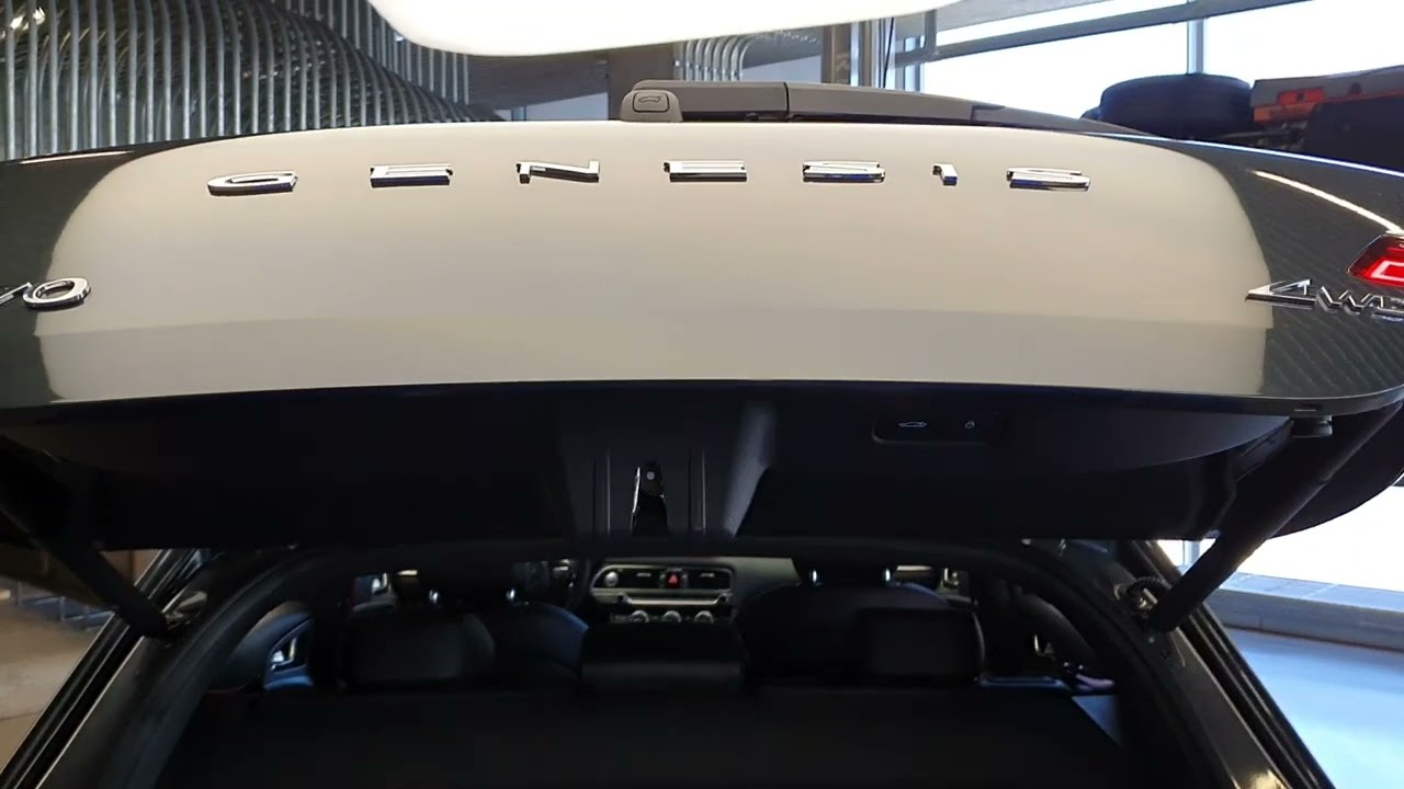 Genesis G70 shooting break trunk open and close