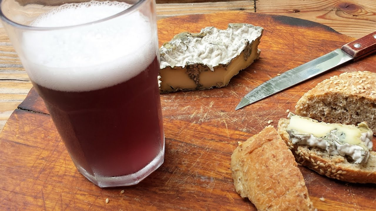 Birra blu viola fatta in casa
