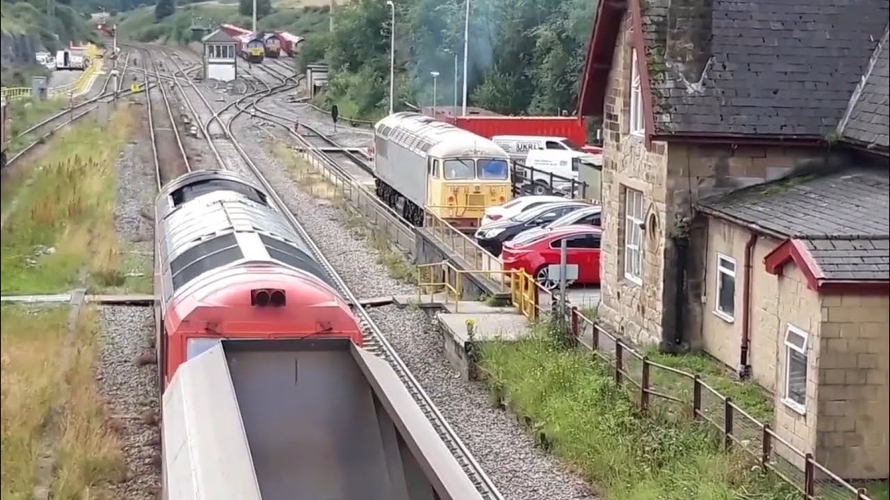 56081 Smokes Away as 60092 Departs for Tunstead 29/7/20