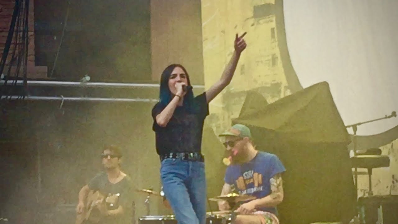 Gabriela Bee -  