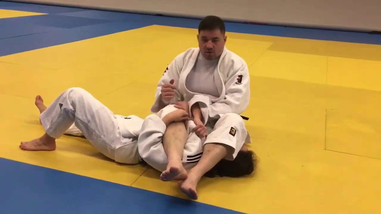 Juji gatame into Sangaku jime