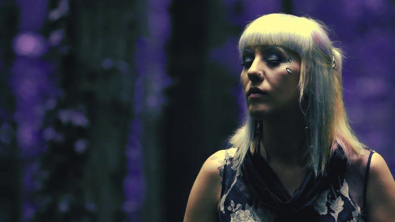 Nina Kraljić - Čuvaj me (Official video)
