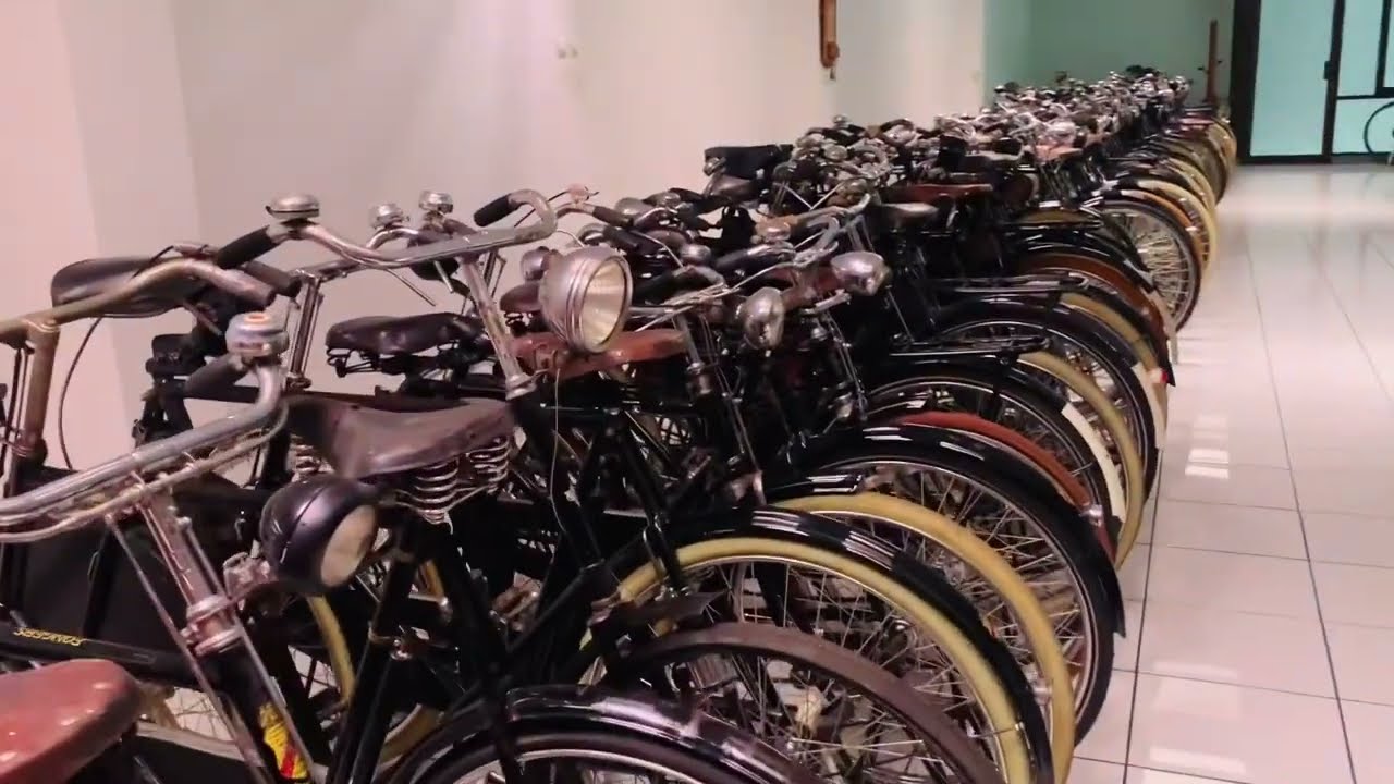 MUSEUM SEPEDA TUA TERBESAR DI DUNIA