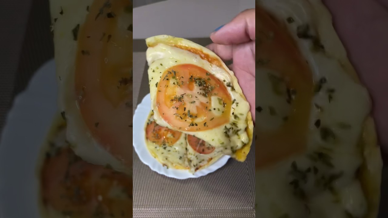 Pizza de tapioca: 4 colheres de tapioca, 1 ovo, sal e recheio a gosto 🤩😋 #receita #tapioca #comida