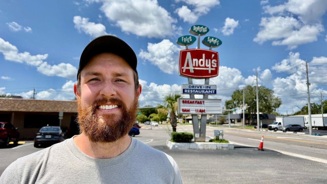 Eating in a 1950’s Drive In Restaurant Called Andy’s Igloo | Good Food and Cheap Prices!