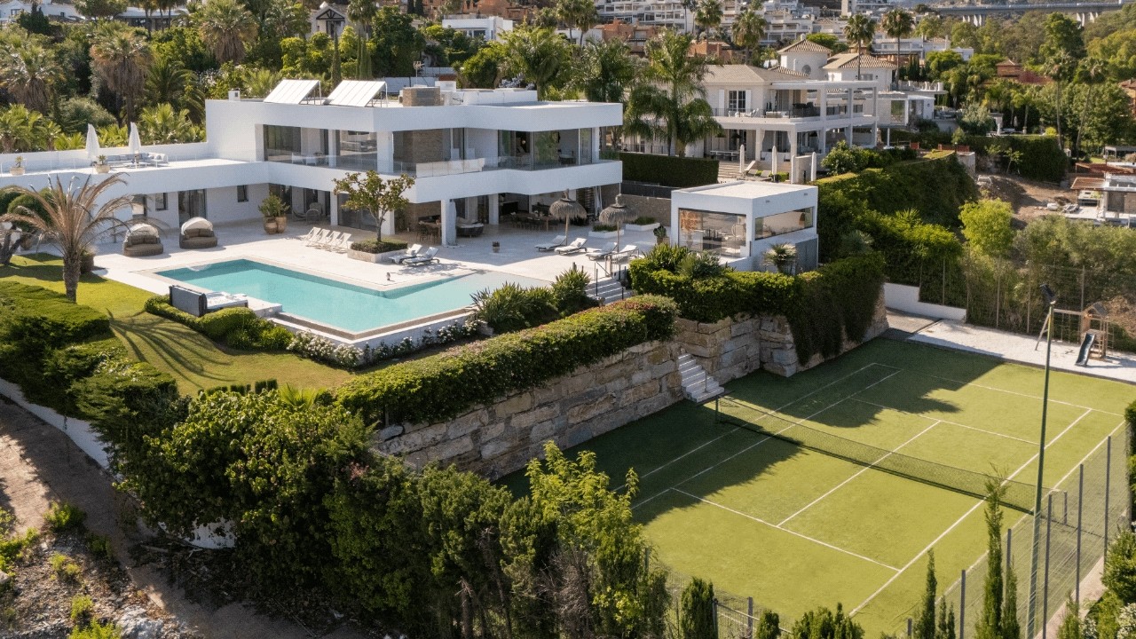 €7 950 000 7 кроватей LA CERQUILLA Марбелья Вилла DV2638