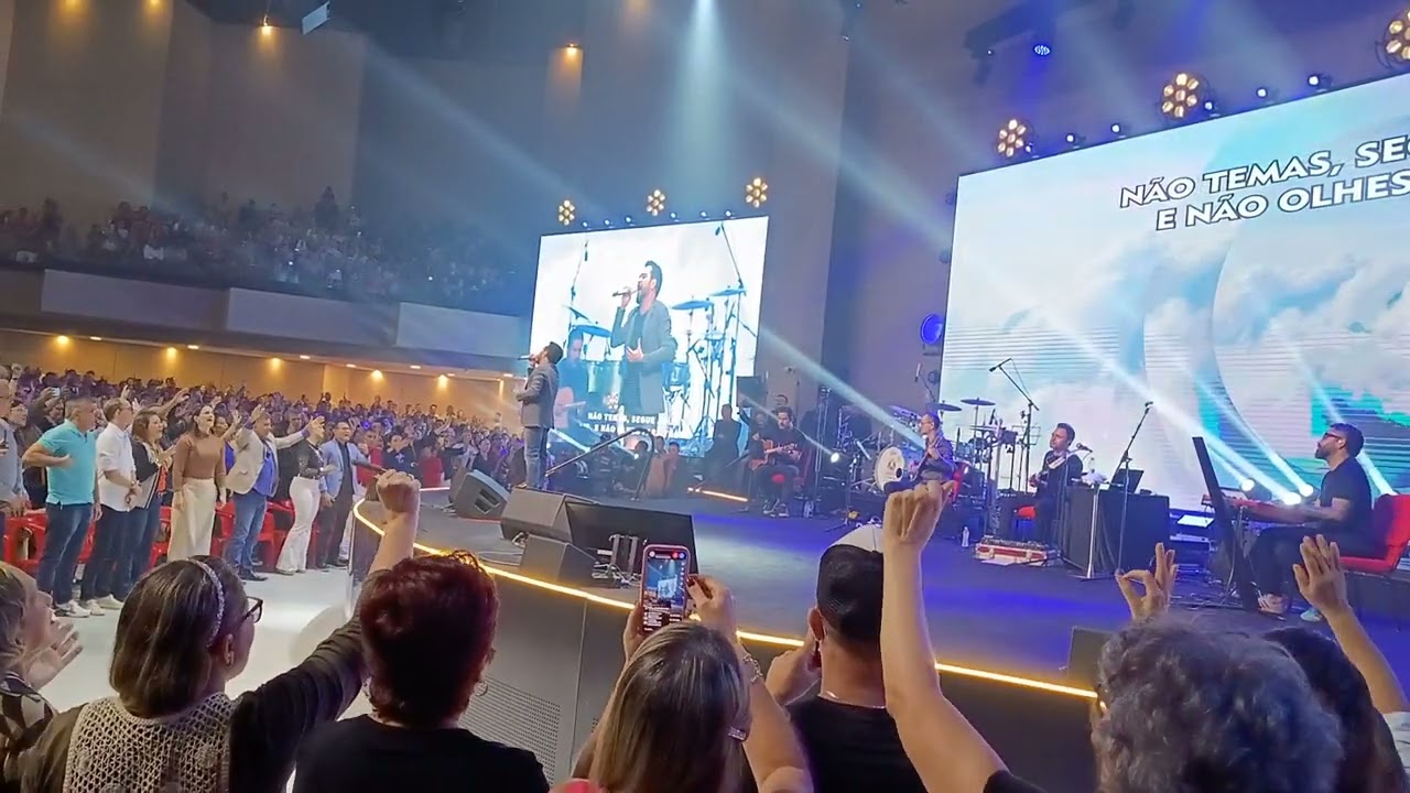 Luciano Camargo louvando ao Rei Jesus ❤️🙏