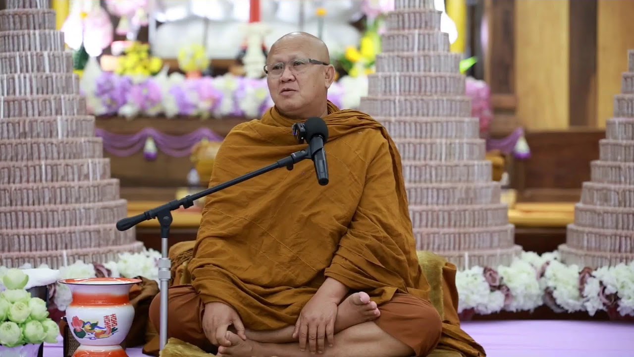 Live สนทนาธรรมกับพระสิ้นคิด 4/11/68