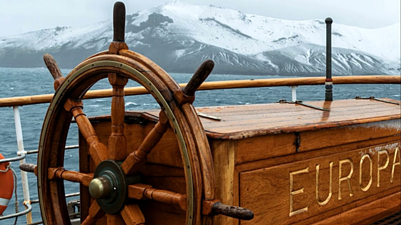 Bark Europa World Traveller