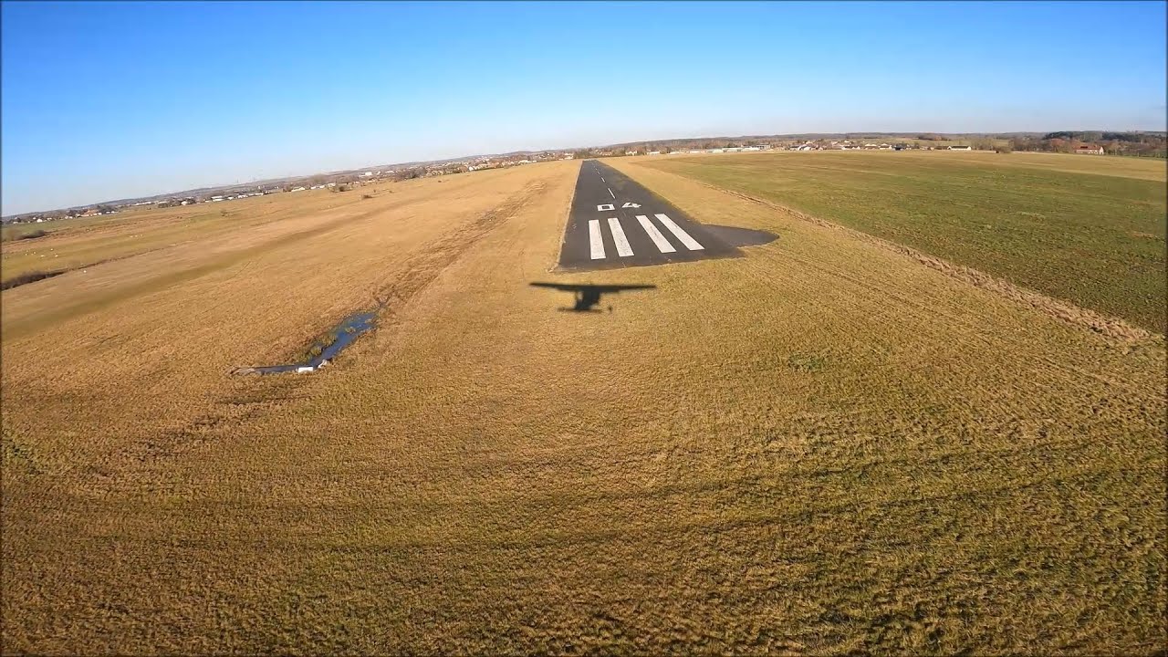 Kiss landing with crosswind | LFGT - Arrival in Sarrebourg from the NE and landing on runway 04