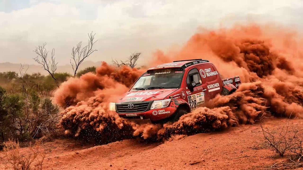 Dakar rally 2017 in camera viewfinder, 12 frames per second