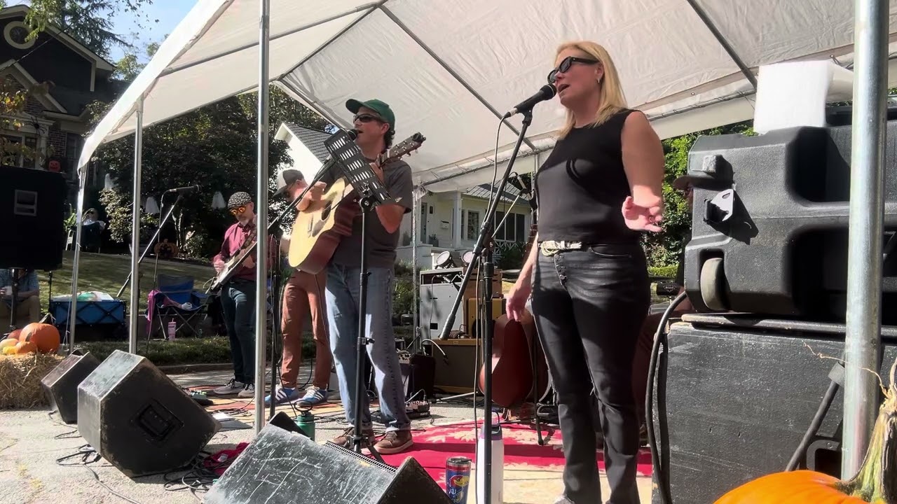 Jarvis Taylor cover of “What’s Up? by 4 Non-Blondes at ‘Dorf Block Party ‘25